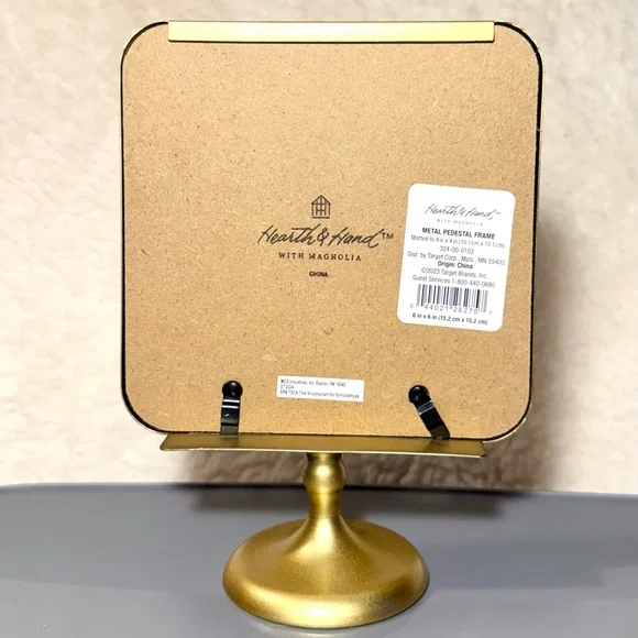 Brass Pedestal Picture Frame Antique Finish - Hearth & Hand with Magnolia NEW - Picture 5 of 5